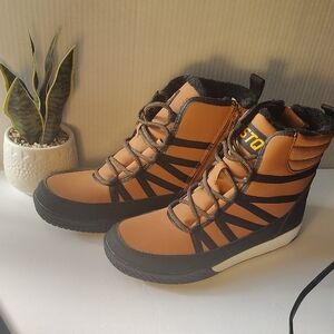 Ost Brown and Black Winter Boots